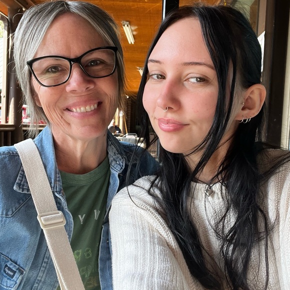 Meet your Posher, Megan - Picture 6 of 7